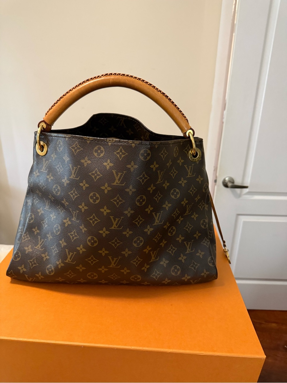 Louis Vuitton Monogram Canvas Shoulder Bag in Brown